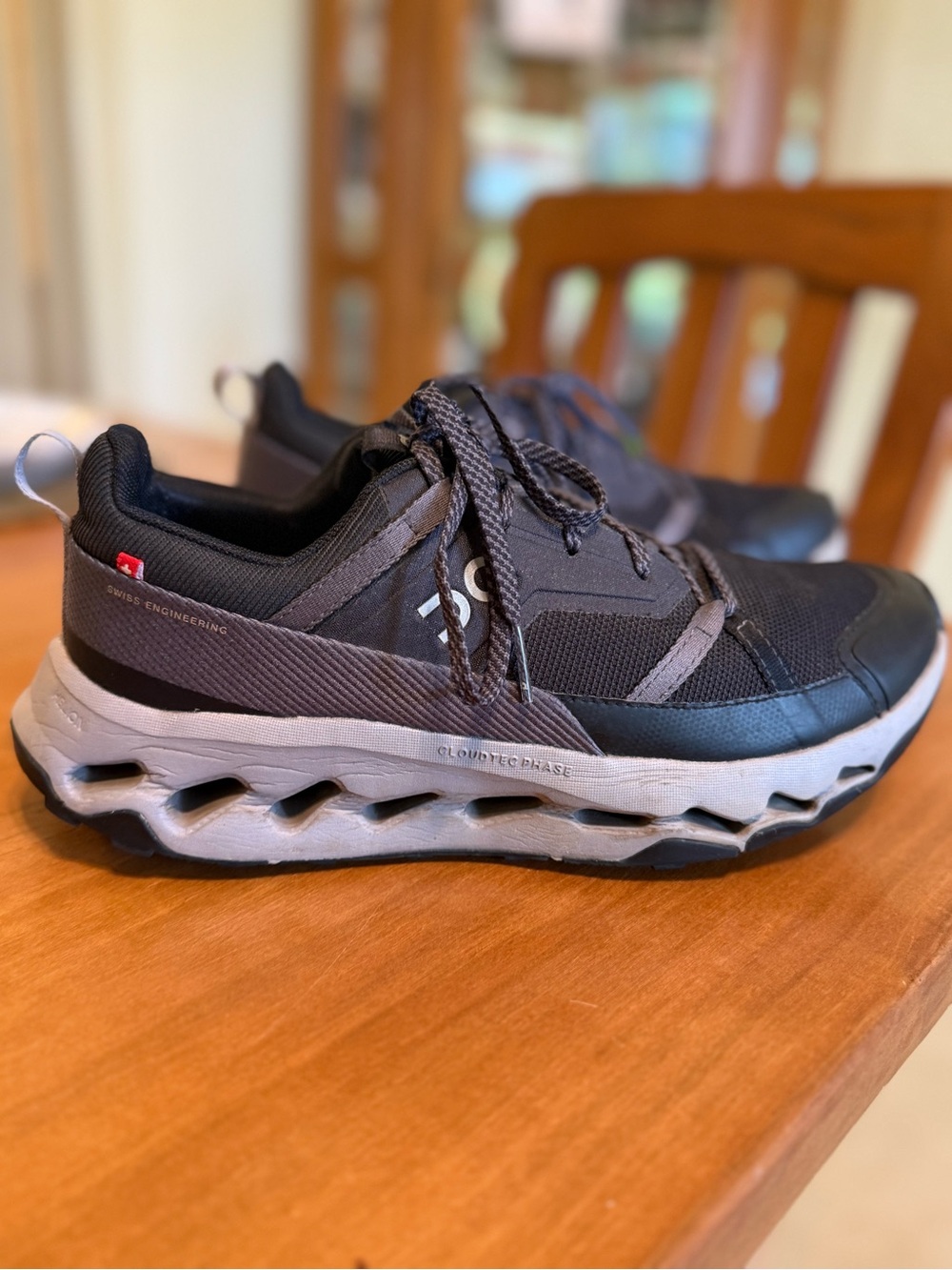 On Clouds Womens Shoes Size W8.5